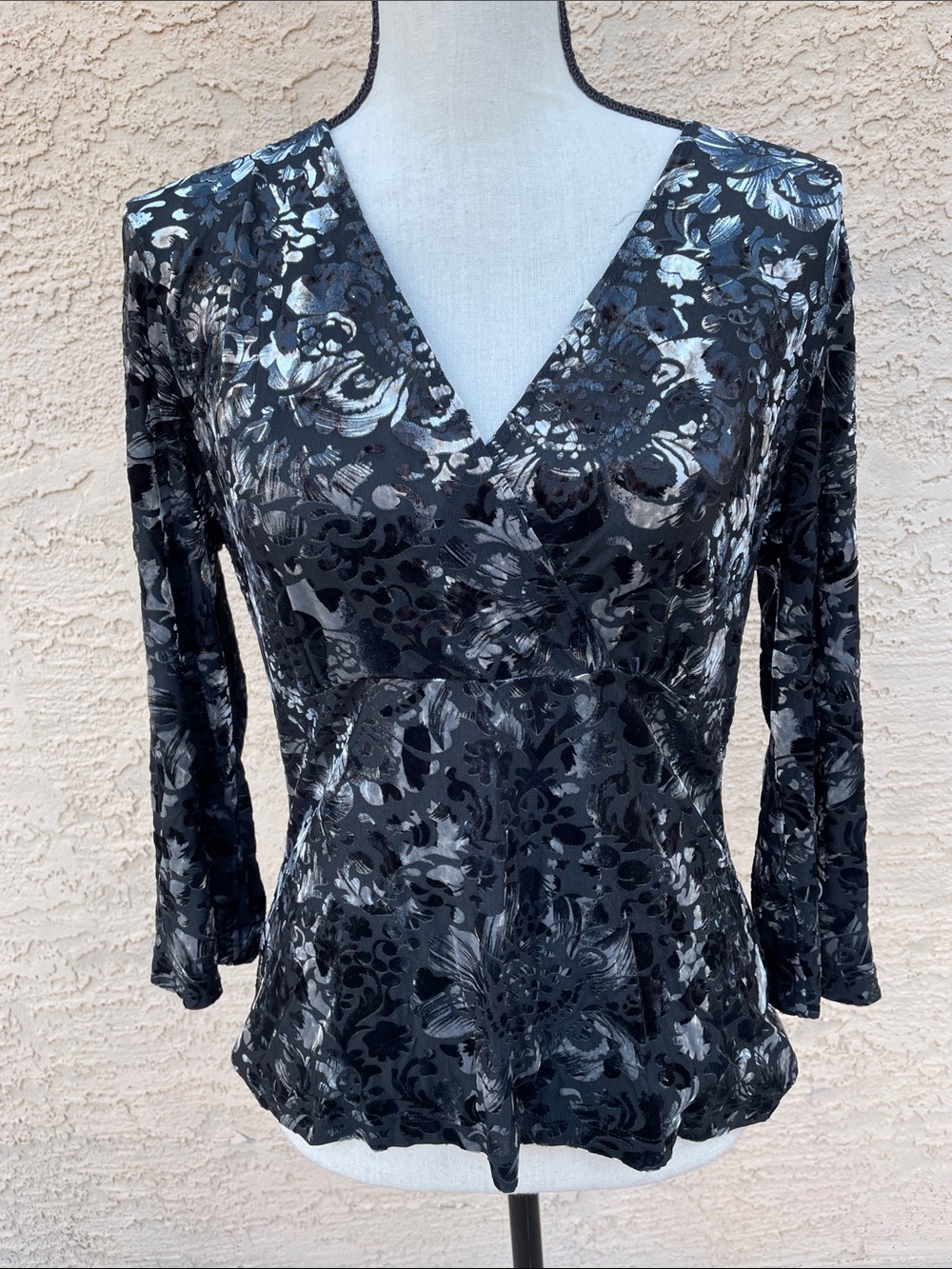 Nine West top blouse velour velvet dark fairy witchy whimsigoth burnout floral L